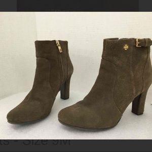 MAJOR PRICE REDUCTION 🤩 Tory Burch super suede boots size 9! 🤩